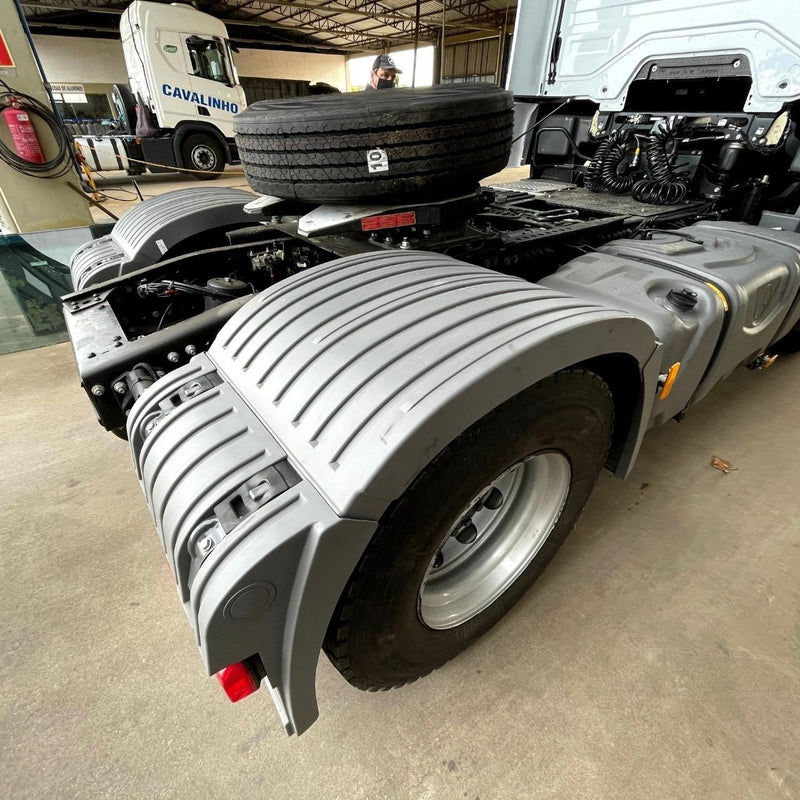 Meio Para-lama Mercedes Actros Axor Traseiro Direito Esquerdo