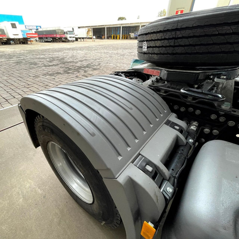 Centro Paralama Mercedes Actros Axor sem Presilhas