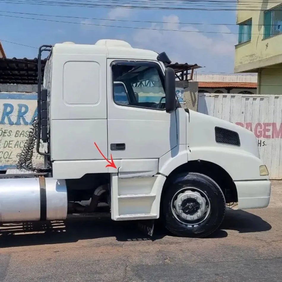 Kit Tampa Estribo Volvo NH Completo Esquerdo e Direito