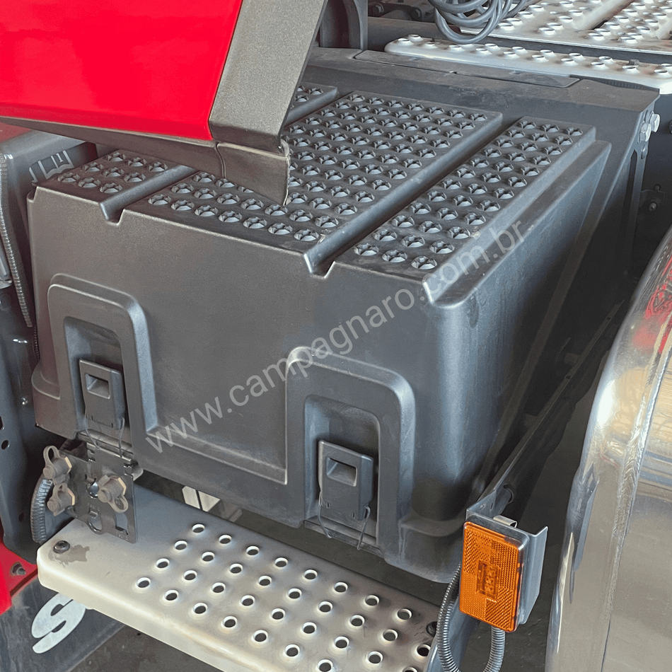 Presilha Tampa Caixa Bateria Scania NTG 2019+