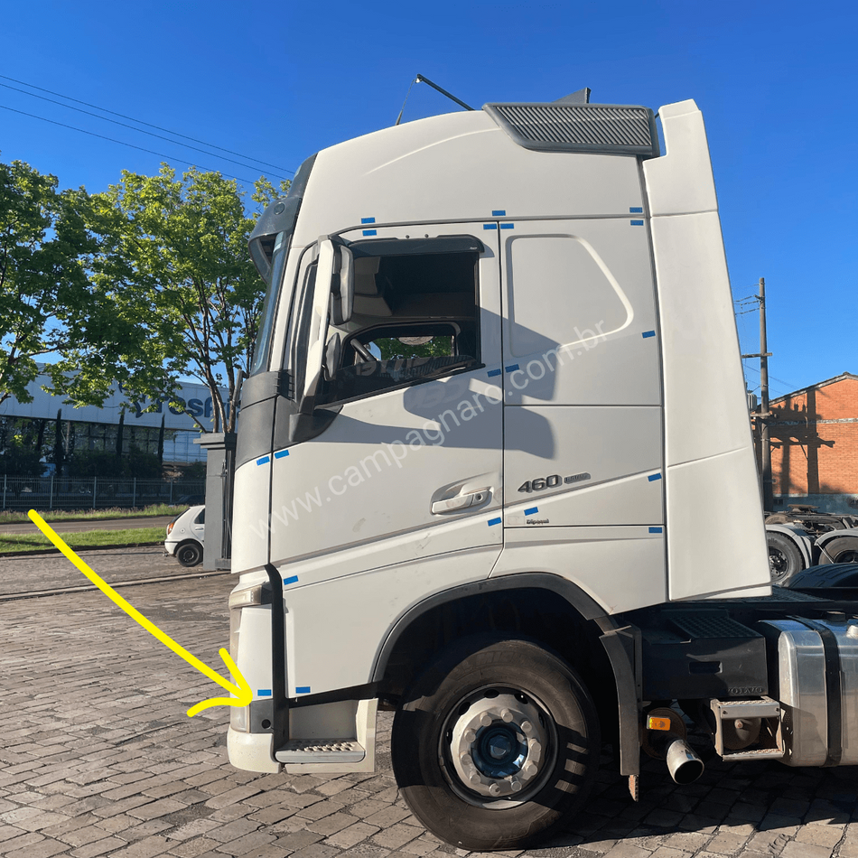 Acabamento Farol Auxiliar Volvo FH5 Preto Original