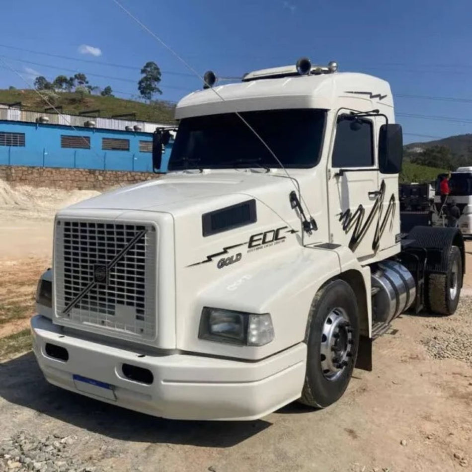 Para-choque Volvo NL EDC Fibra com Abertura Farol Milha